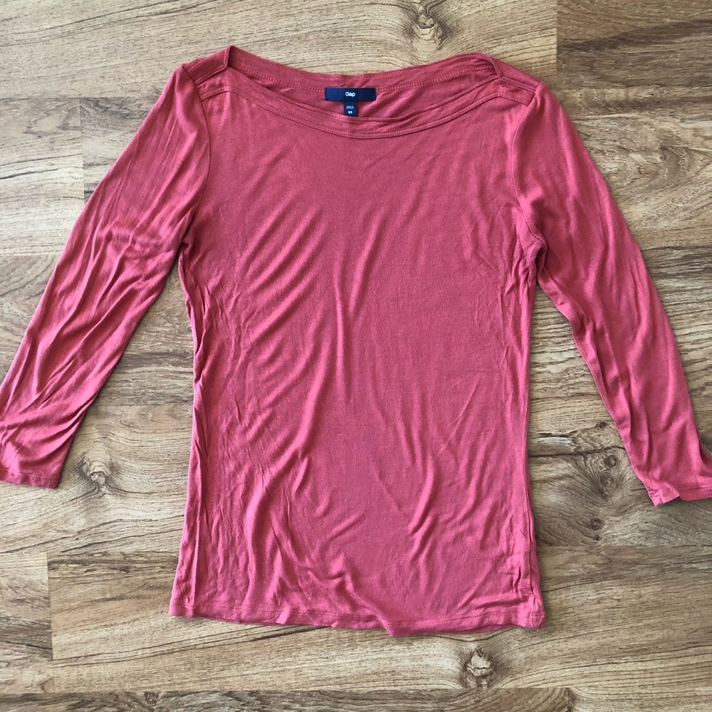 Gap 3/4 sleeve boatneck tee